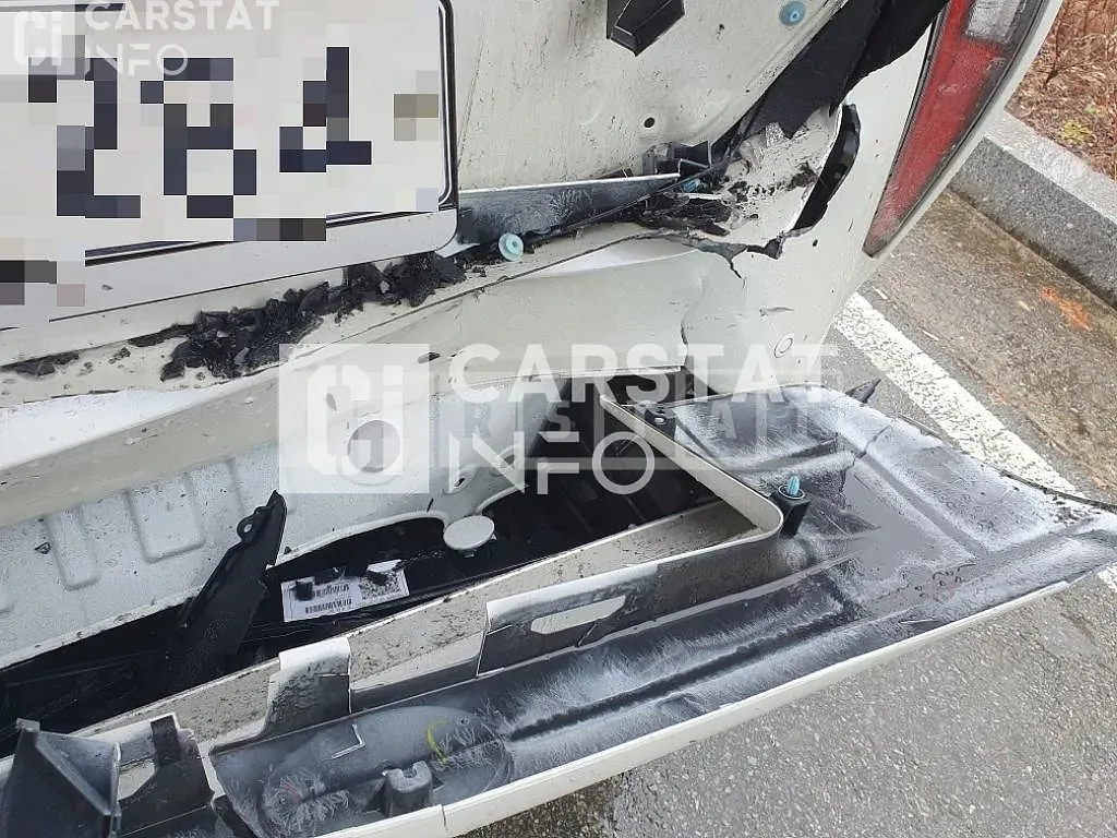 Photo 2 of 15: 2016 Toyota Prius, VIN JTDKBRFU2G3527760 — Korean insurance auction
