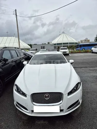 Photo 1 of 17: 2015 Jaguar XF 2.2d — Korean insurance auction