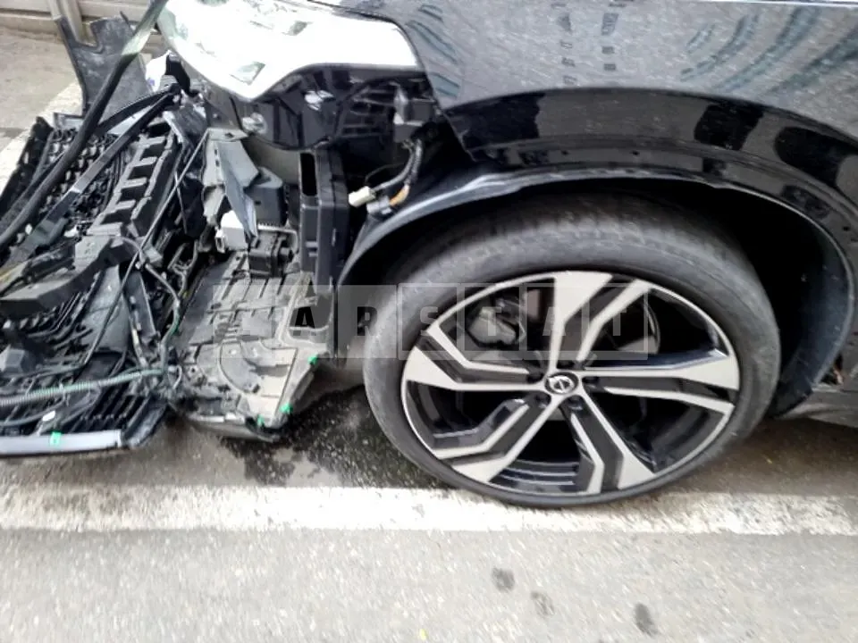 Photo 2 of 32: 2021 Volvo XC90 T8 AWD, VIN YV1LFBR0DM1703873 — Korean insurance auction