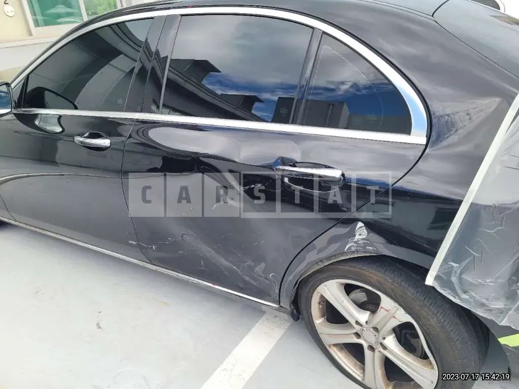 Photo 2 of 13: 2017 Mercedes-Benz E220d, VIN WDDZF0EB1HA178981 — Korean insurance auction