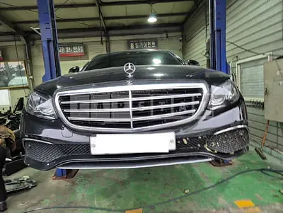 Photo 1 of 14: 2017 Mercedes-Benz E220d — Korean insurance auction