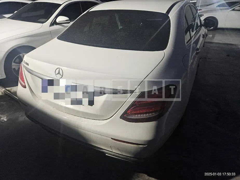 Photo 2 of 23: 2017 Mercedes-Benz E200 — Korean insurance auction