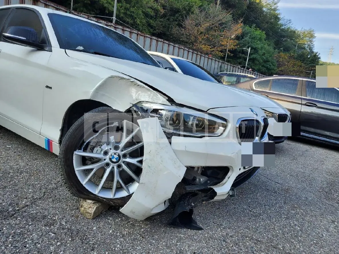 Photo 2 of 5: 2015 BMW 118d, VIN WBA1S5107G5A77990 — Korean insurance auction