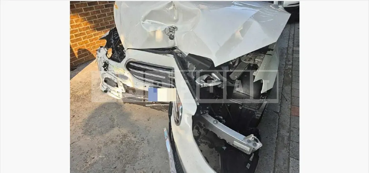 Photo 2 of 43: 2023 Mercedes-Benz E350 4Matic — Korean insurance auction