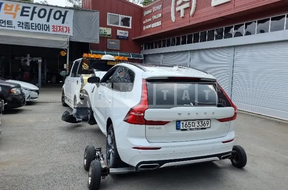 Photo 2 of 12: 2021 Volvo XC60 T8AWD, VIN YV1UZBR0DM1744822 — Korean insurance auction