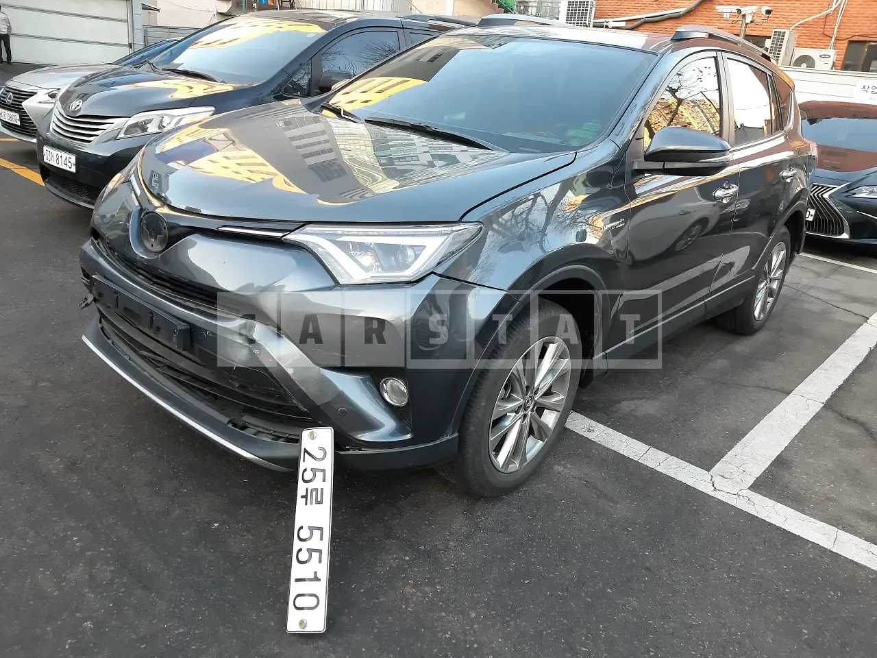 Photo 2 of 5: 2018 Toyota RAV4 Hybrid, VIN JTMDJREV1JD158879 — Korean insurance auction