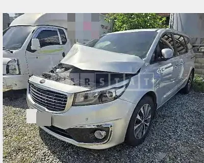 Photo 1 of 11: 2017 Kia Carnivals — Korean insurance auction
