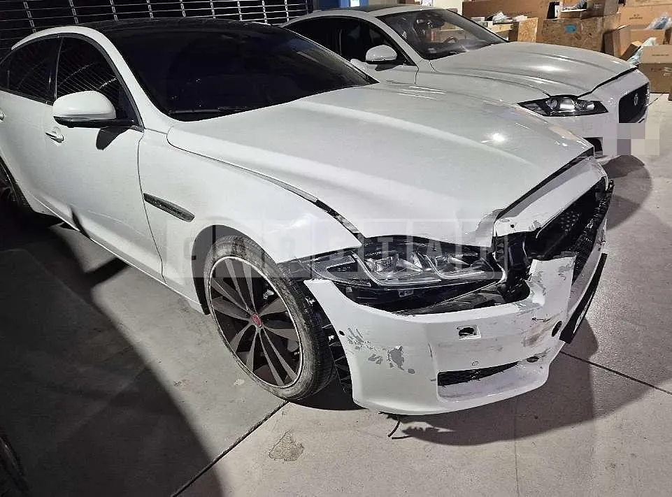 Photo 2 of 19: 2019 Jaguar XJ 3.0d — Korean insurance auction