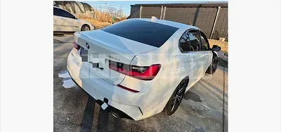 Photo 1 of 36: 2021 BMW 320d — Korean insurance auction