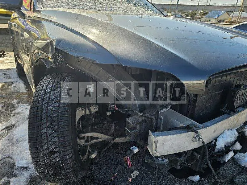 Photo 2 of 48: 2022 Genesis GV70, VIN KMTMA811PNU001095 — Korean insurance auction