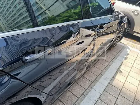 Photo 2 of 50: 2023 BMW 530i, VIN WBA71BH01PCL40159 — Korean insurance auction