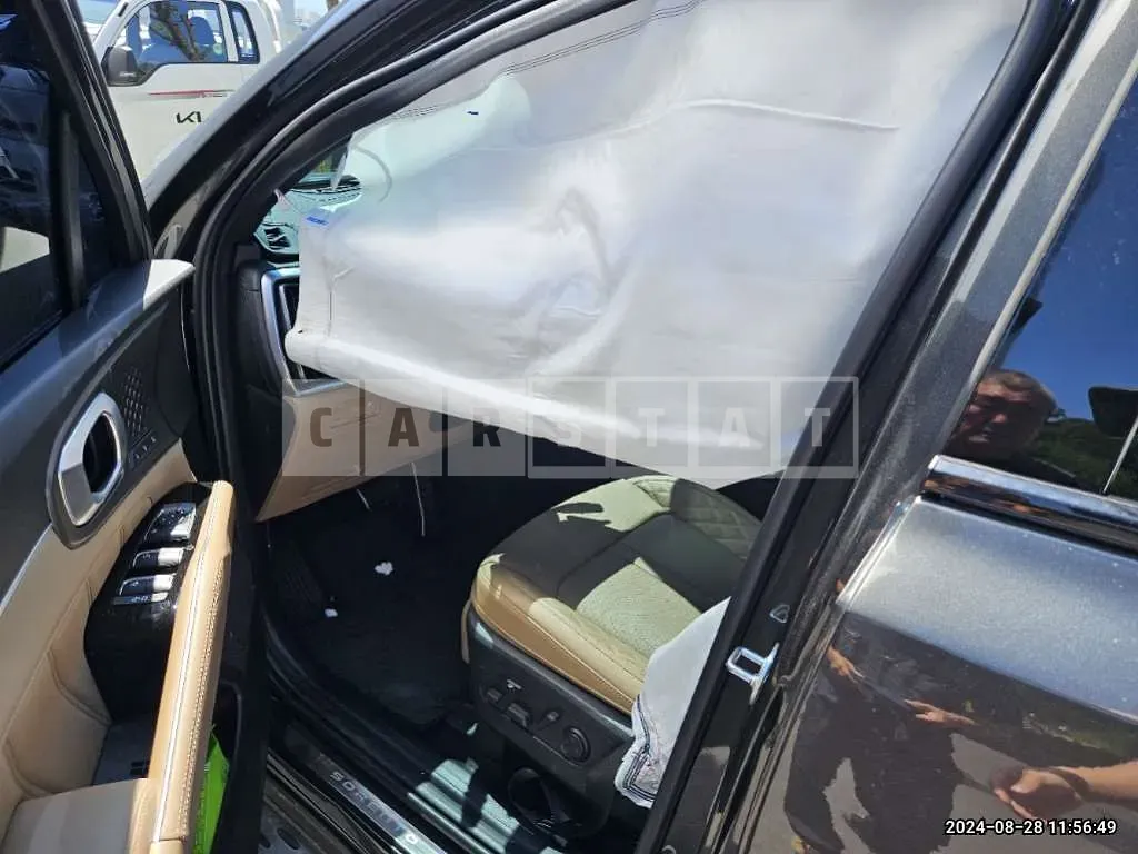 Photo 2 of 16: 2024 Kia Sorento — Korean insurance auction