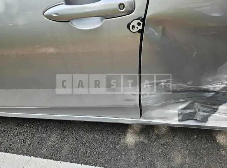 Photo 2 of 17: 2017 Toyota Prius — Korean insurance auction