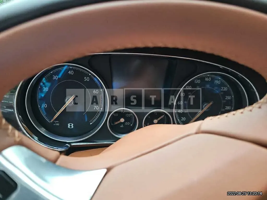 Photo 2 of 35: 2018 Bentley Flyingspur V8, VIN SCBET53W3JC066667 — Korean insurance auction