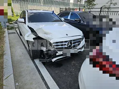 Photo 1 of 16: 2019 Mercedes-Benz E220 d — Korean insurance auction