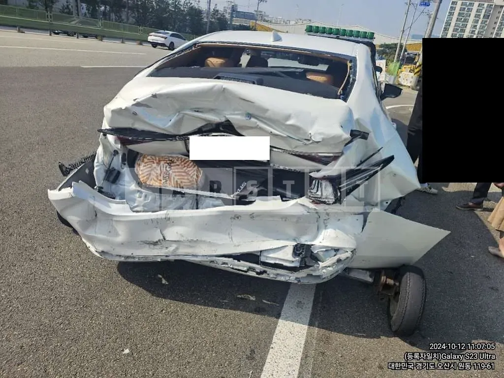 Photo 2 of 9: 2023 Lexus ES300h — Korean insurance auction