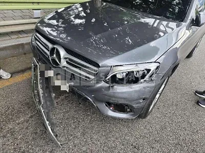 Photo 1 of 29: 2016 Mercedes-Benz GLC220 d 4Matic — Korean insurance auction