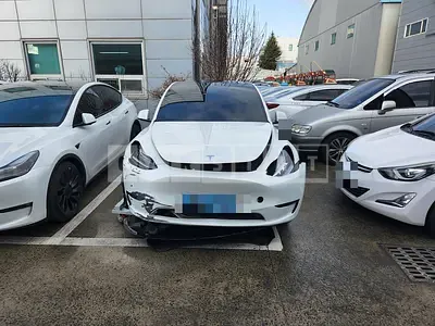 Photo 1 of 10: 2022 Tesla Model Y Long Range, VIN 7SAYGDEE7NF415502 — Korean insurance auction
