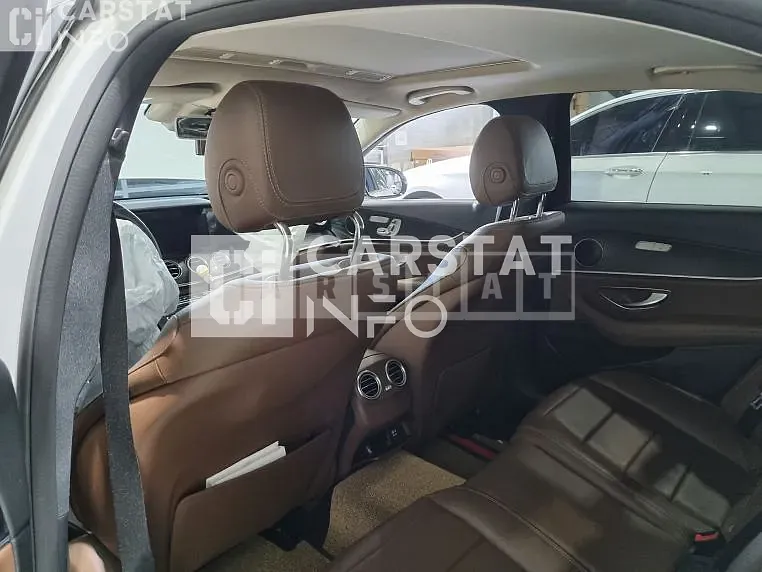 Photo 2 of 16: 2017 Mercedes-Benz E220 d, VIN WDDZF0EB5HA148298 — Korean insurance auction