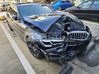 Photo 1 of 6: 2021 BMW 520i — Korean insurance auction