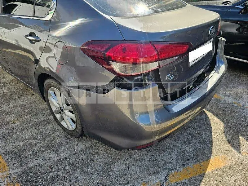 Photo 2 of 17: 2017 Kia K3, VIN KNAFK412BHA715173 — Korean insurance auction