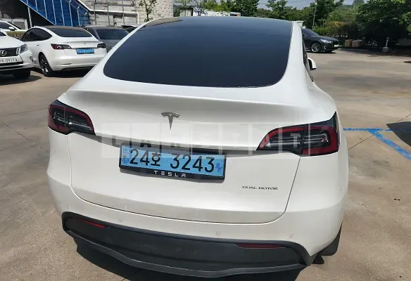 Photo 2 of 5: 2021 Tesla Model Y LongRange, VIN 5YJYGDEE4MF227256 — Korean insurance auction