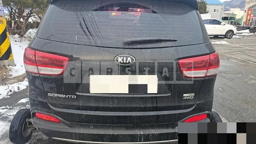 Photo 2 of 10: 2016 Kia Sorento 4WD — Korean insurance auction