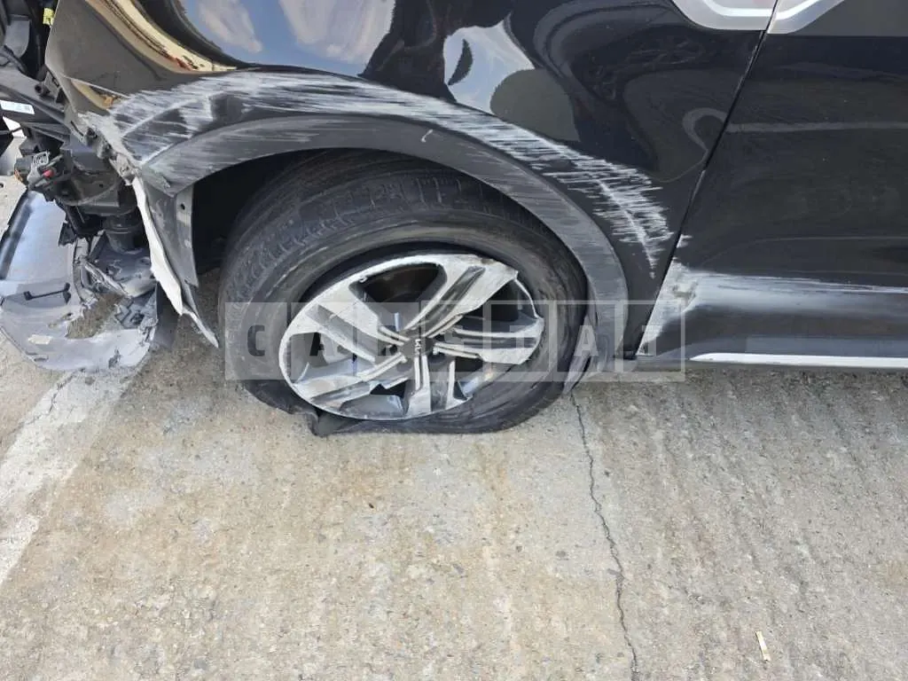 Photo 2 of 12: 2022 Kia Sorento — Korean insurance auction