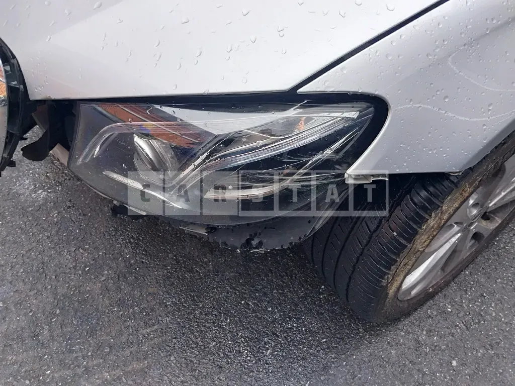 Photo 2 of 12: 2017 Mercedes-Benz E220 d 4Matic, VIN WDDZF0FB8HA291325 — Korean insurance auction