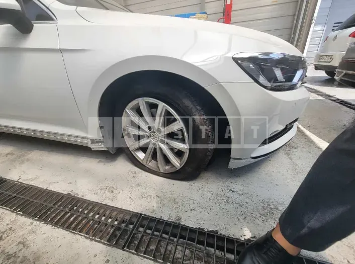 Photo 2 of 21: 2018 Volkswagen Passat GT 2.0TDI, VIN WVWZZZ3CZJE110681 — Korean insurance auction