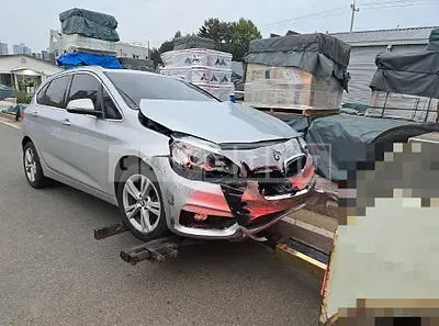 Photo 1 of 3: 2018 BMW Active Tourer — Korean insurance auction