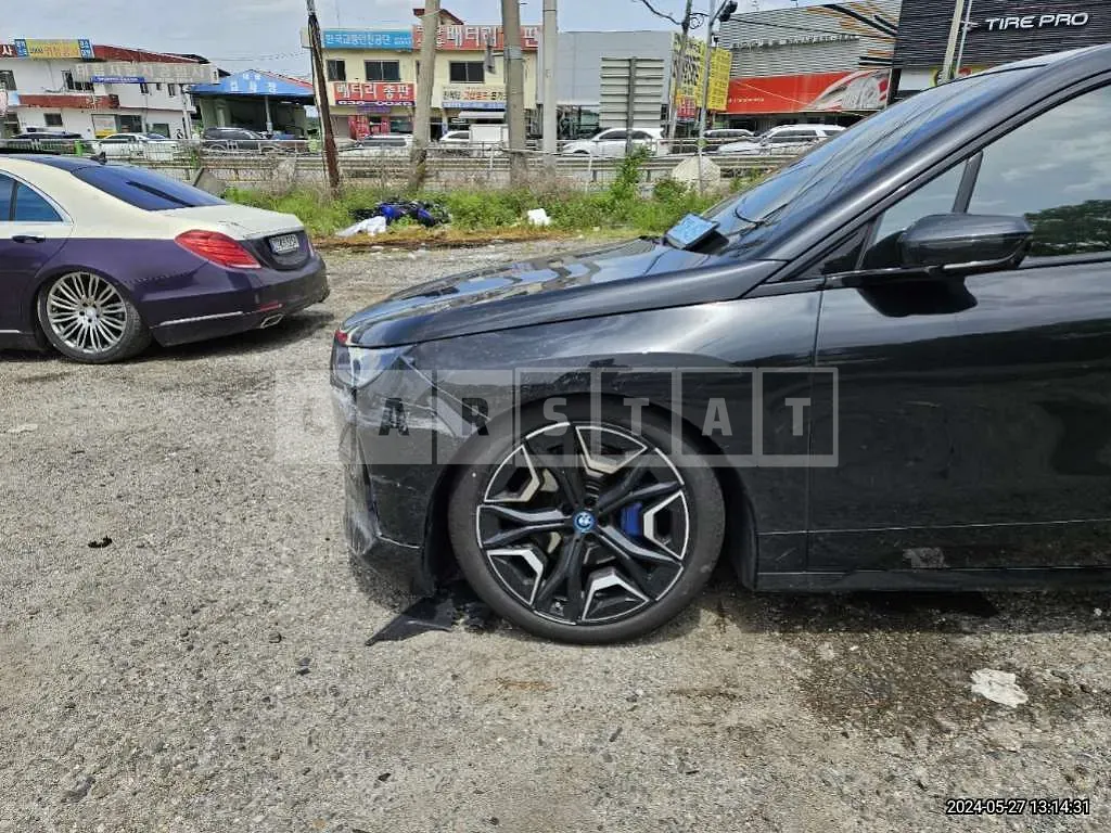 Photo 2 of 24: 2023 BMW iX xDrive50 — Korean insurance auction