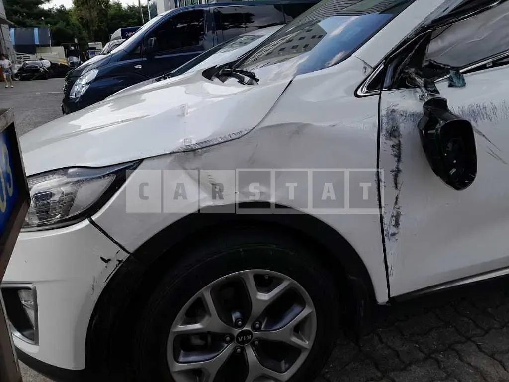 Photo 2 of 28: 2015 Kia Sorento, VIN KNAPS81ABFA021099 — Korean insurance auction