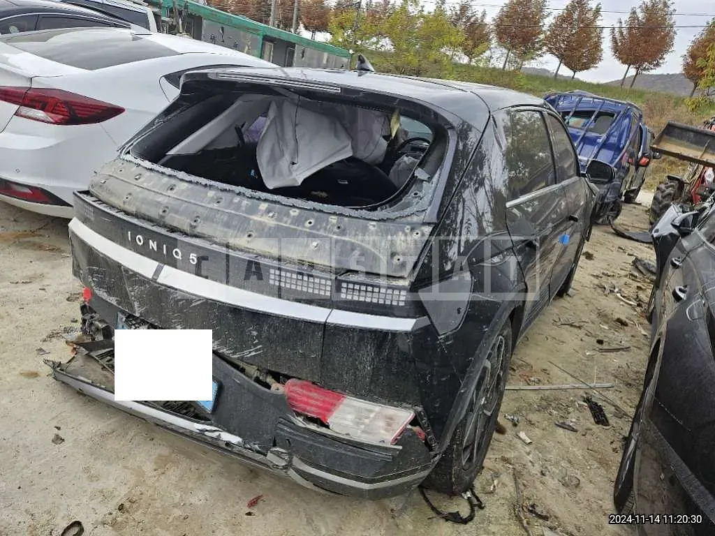 Photo 2 of 6: 2022 Hyundai Modern Ionic 5, VIN KMHKN81AFNU048184 — Korean insurance auction