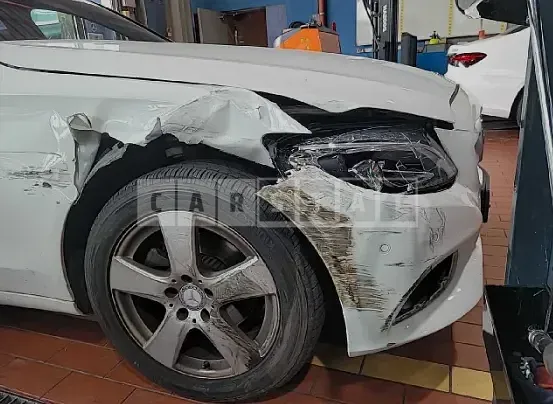 Photo 2 of 9: 2017 Mercedes-Benz C 200d, VIN WDDWF3HB5HR231201 — Korean insurance auction