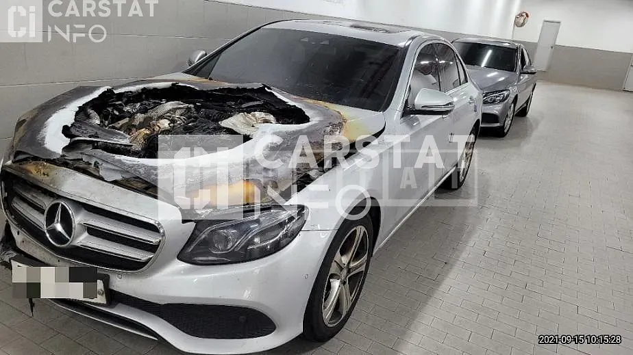 Photo 2 of 8: 2017 Mercedes-Benz E220 d, VIN WDDZF0EB3HA225086 — Korean insurance auction