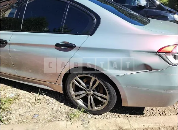 Photo 2 of 13: 2018 BMW 320d — Korean insurance auction
