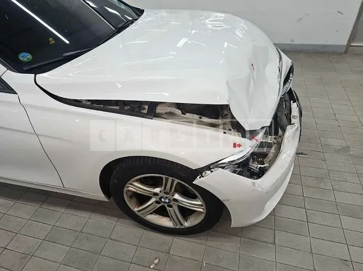 Photo 2 of 23: 2015 BMW 320d — Korean insurance auction
