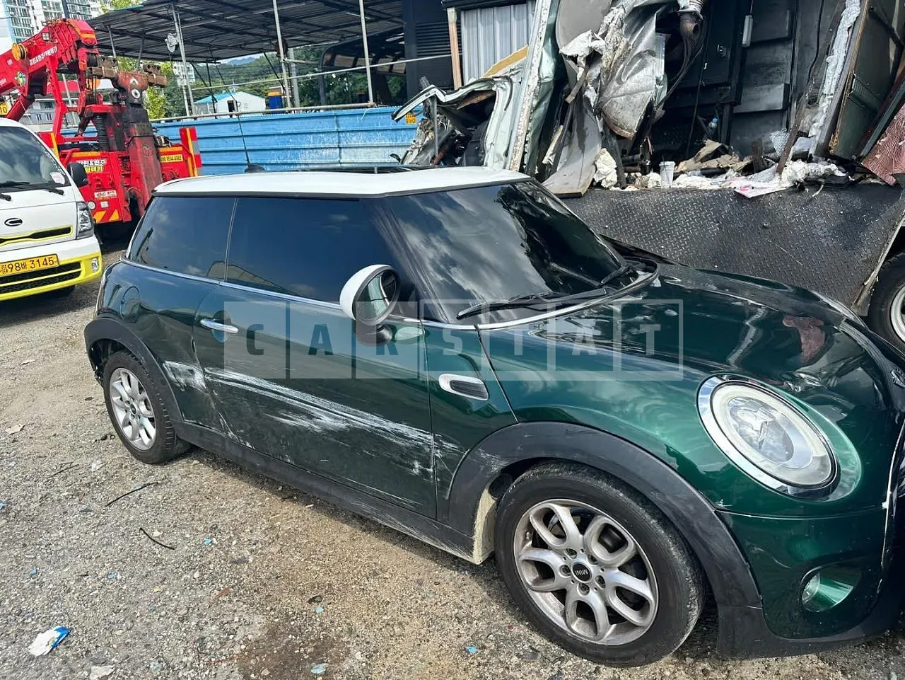 Photo 2 of 14: 2017 MINI Cooper D, VIN WMWXN310XH3C12754 — Korean insurance auction