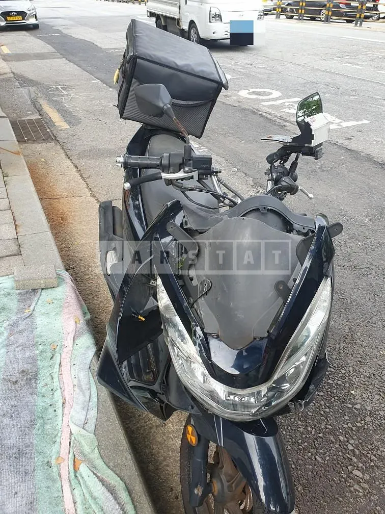 Photo 2 of 5: 2018 Honda (Two-Wheel) PCX125 — Korean insurance auction