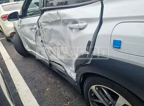 Photo 2 of 12: 2019 Hyundai Kona, VIN KMHK7815GKU410623 — Korean insurance auction