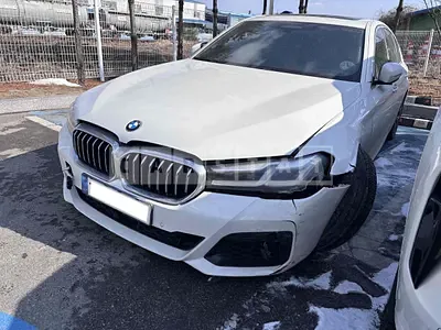 Photo 1 of 11: 2022 BMW 530i, VIN WBA71BH09NCJ38473 — Korean insurance auction
