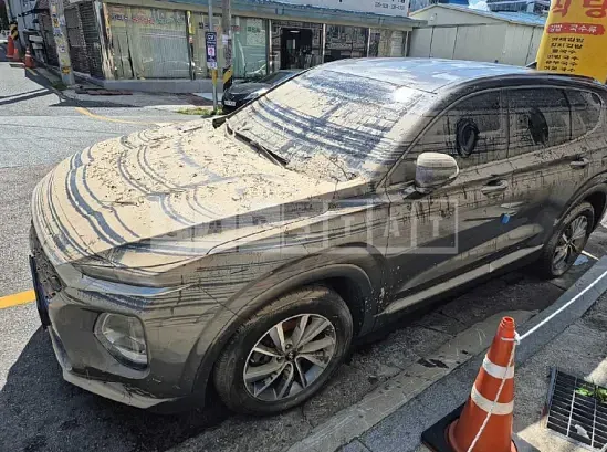 Photo 2 of 11: 2020 Hyundai Santa Fe — Korean insurance auction