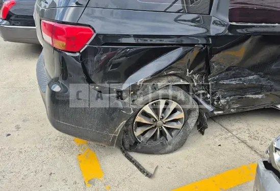 Photo 2 of 18: 2018 Kia Carnival — Korean insurance auction