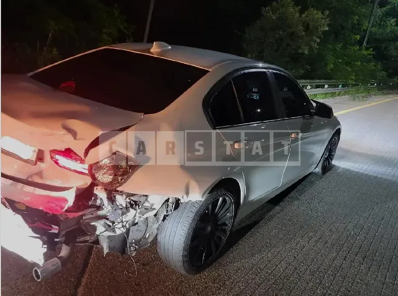 Photo 2 of 3: 2015 BMW 320d, VIN WBA3D3105FK275455 — Korean insurance auction