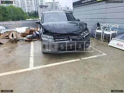 Photo 1 of 27: 2018 Volkswagen Tiguan, VIN WVGZZZ5NZJW928937 — Korean insurance auction