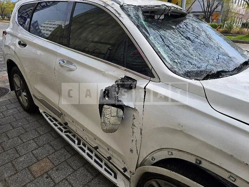 Photo 2 of 35: 2019 Hyundai Santa Fe TM — Korean insurance auction