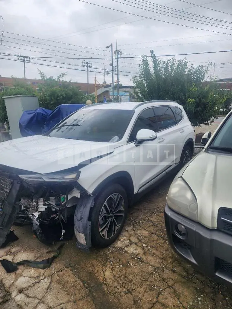 Photo 2 of 23: 2019 Hyundai Santa Fe TM — Korean insurance auction