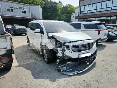 Photo 1 of 31: 2016 Kia Carnival, VIN KNAME81ABHS300523 — Korean insurance auction