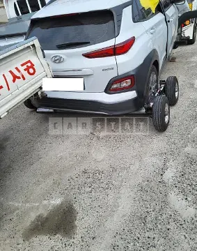 Photo 2 of 12: 2020 Hyundai Kona Electric, VIN KMHK281GFLU066743 — Korean insurance auction